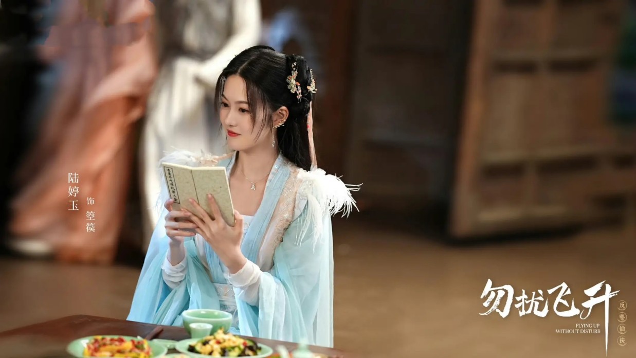 香港知名女星正在打离婚官司，遭家暴强忍20年，公开儿子患自闭症