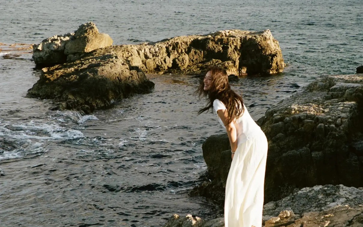 38届金鸡奖开幕，陈飞宇成主持人周冬雨变大碗，内娱电影圈太萧条