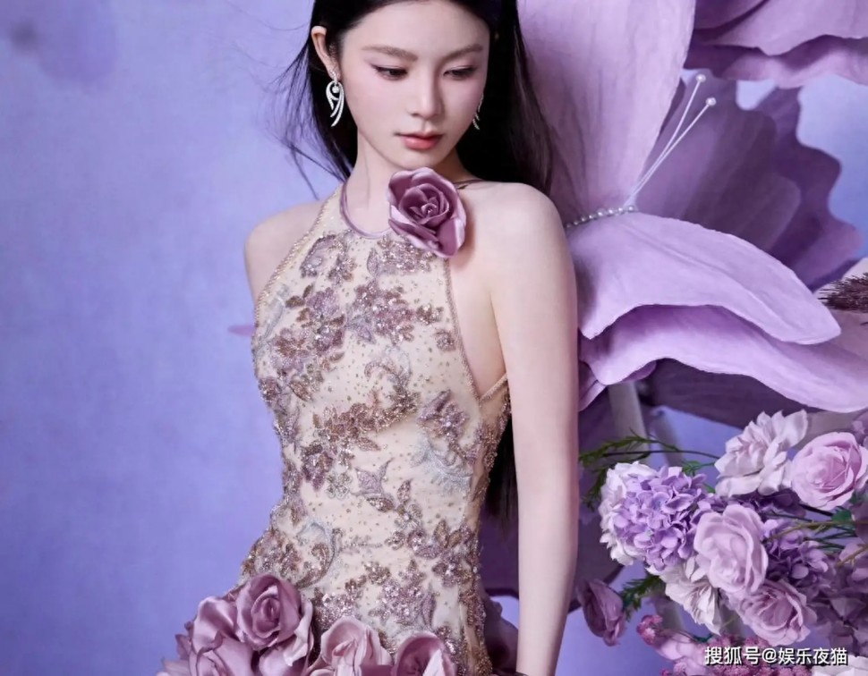 《得闲谨制》官宣定档，业内评肖战超出预期，女主却陷耍大牌争议