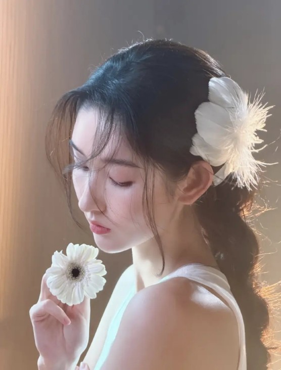 王思聪现身BP演唱会，他后台私下接触BP，追求Lisa的说法甚嚣尘上