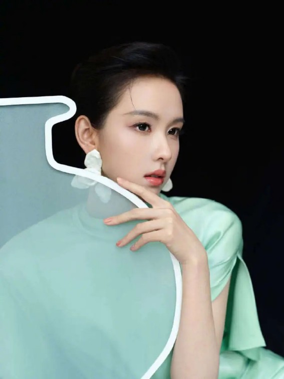 我们必须支持那个起诉上海迪士尼的中国年轻人